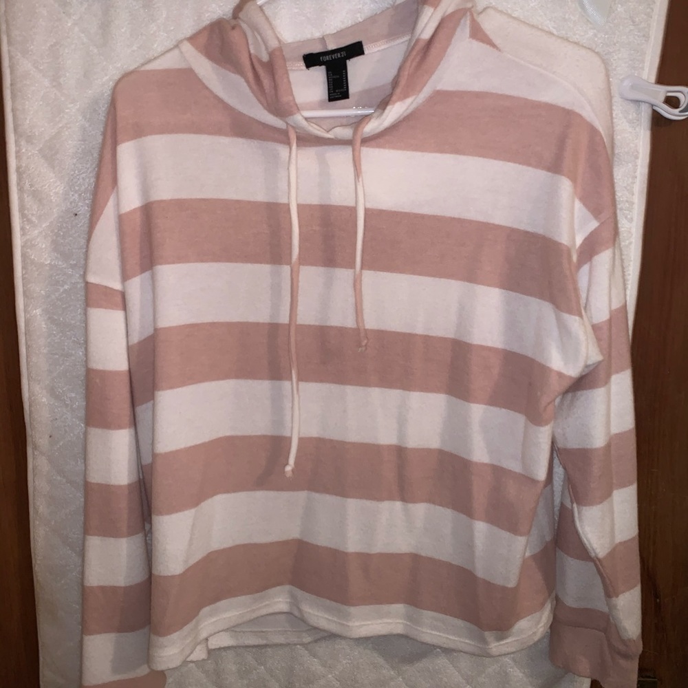 Forever 21 pink and white hoodie